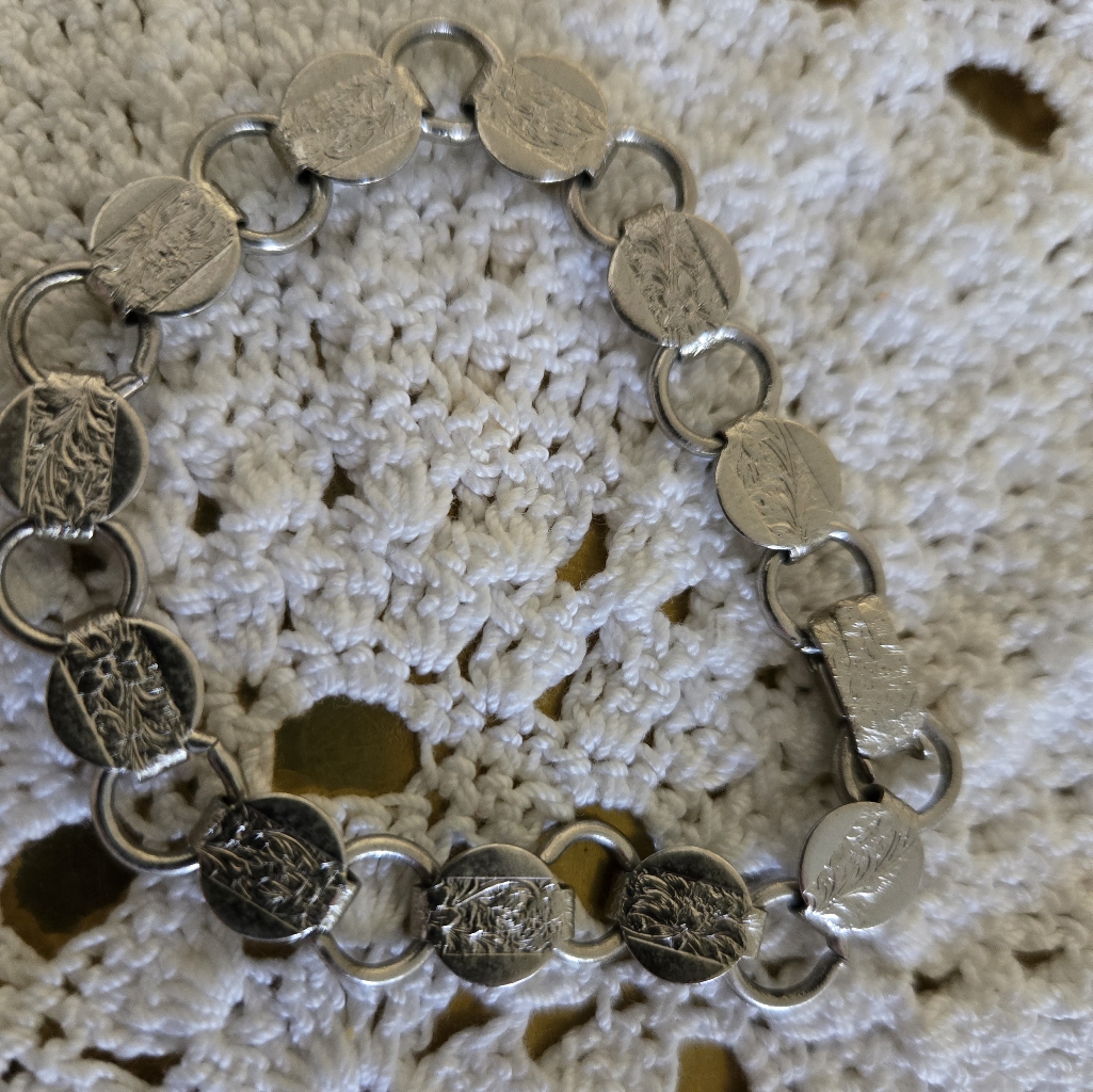Sarah Coventry Vintage Link Bracelet 16$